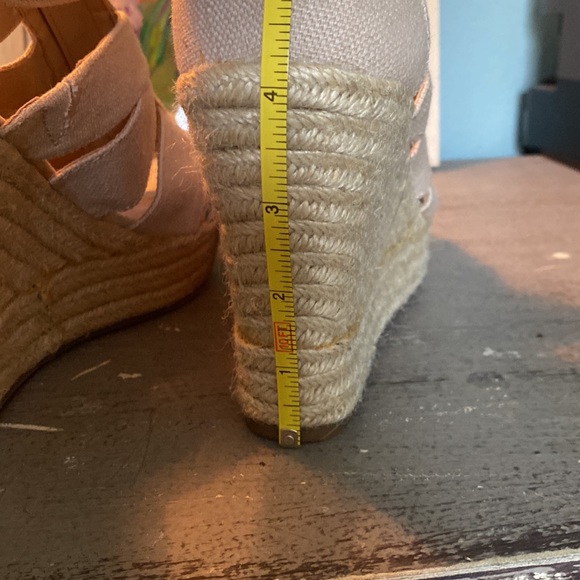 Espadrille wedge platform sandals.
Light khaki colored canvas in GUC size 9.5. - Picture 6 of 10